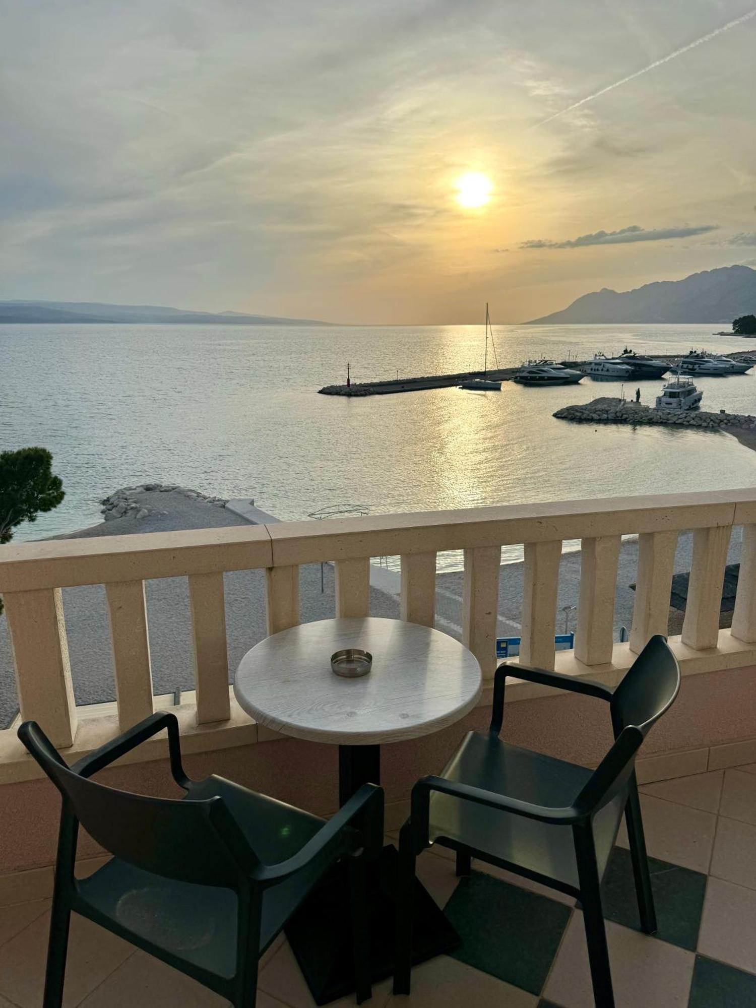 Villa Rozika Baška Voda المظهر الخارجي الصورة